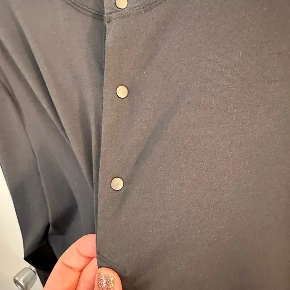 LuluLemon Men's Black Long Sleeve Shirt - Picture 7 of 14
